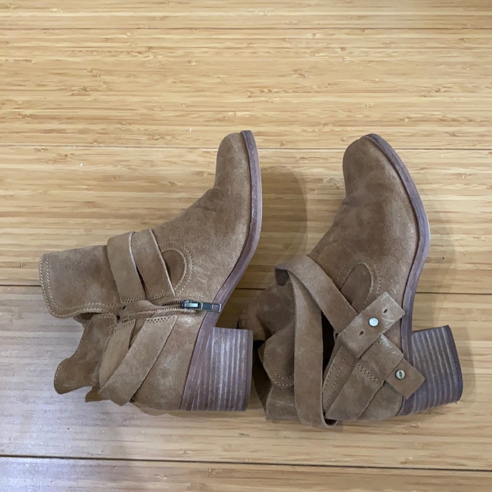 UGG Elora booties